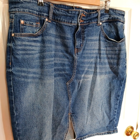 Torrid Denim Skirt Size 20 Casual Festival Basic Closet Staple - Picture 4 of 5